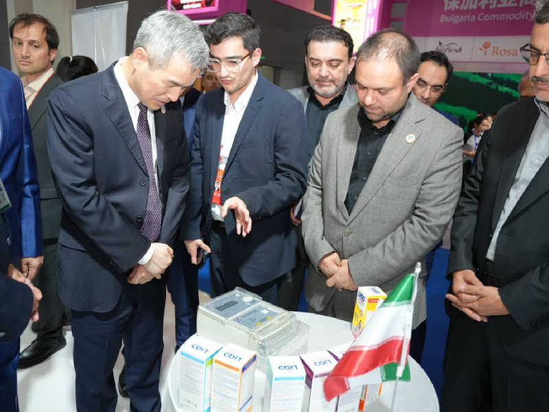 Chinese officials visit Iranian products at China Eurasia Exhibition